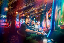 Platform barong 4d menampilkan cakupan Liga 1, sportsbook, dan kasino langsung